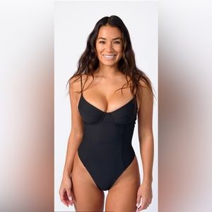 Skatie Rachel One Piece